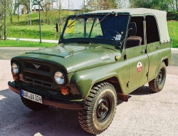  UAZ-469